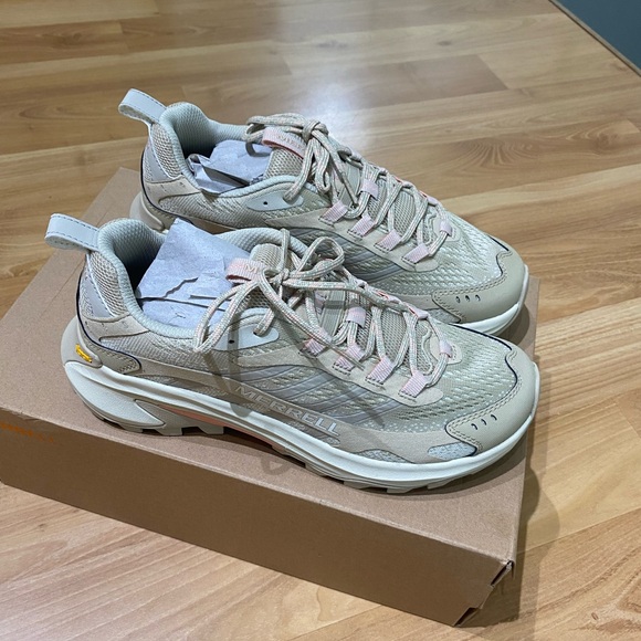 Merrell Cream Sneakers with Chunky Design - Picture 3 of 3